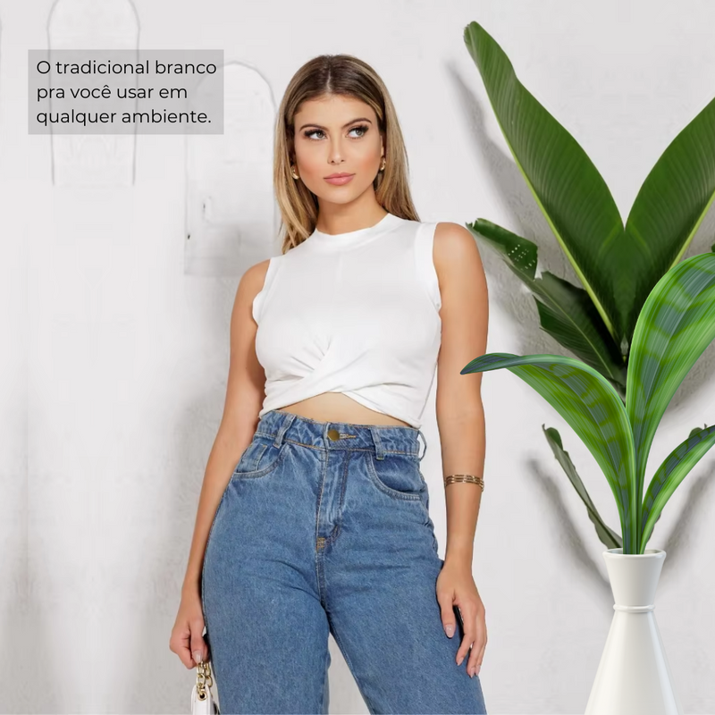 Cropped Regata com Torção Frontal